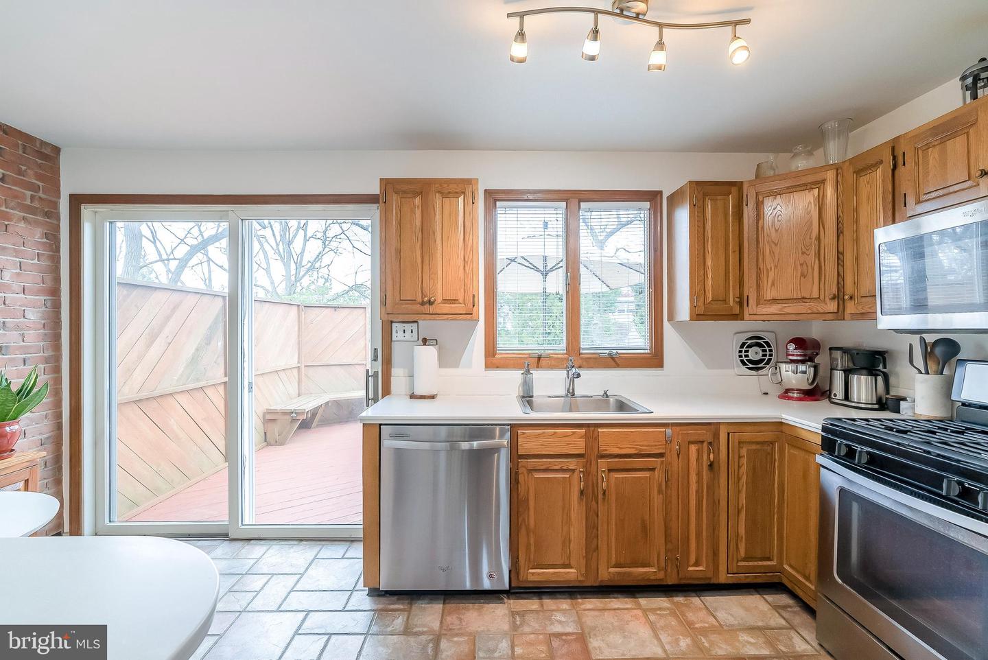411 Haywood Rd
