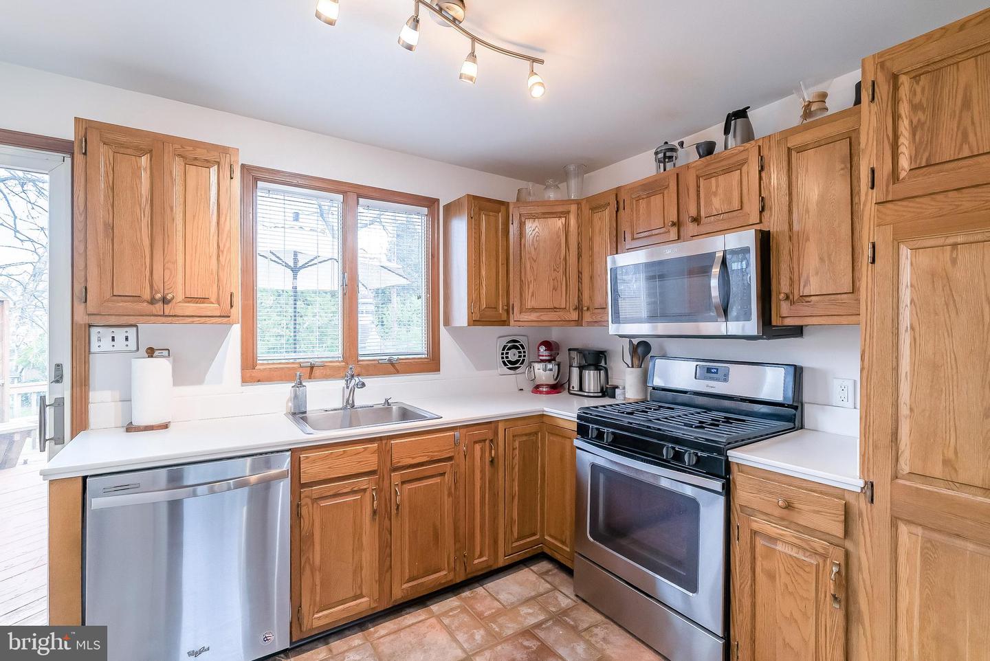 411 Haywood Rd