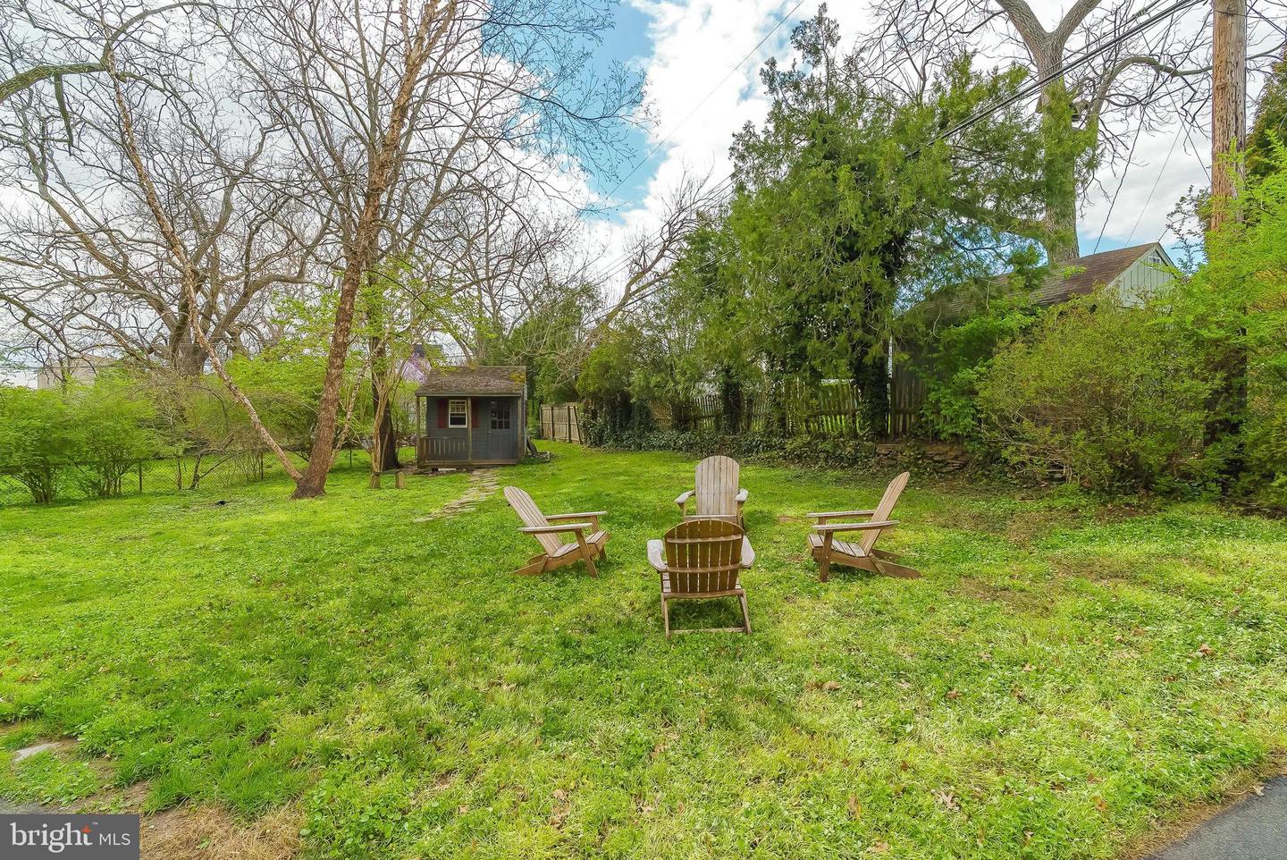 411 Haywood Rd