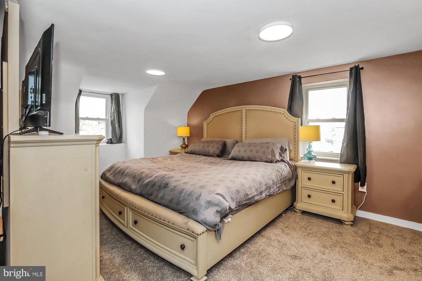 121 Oak Park Rd