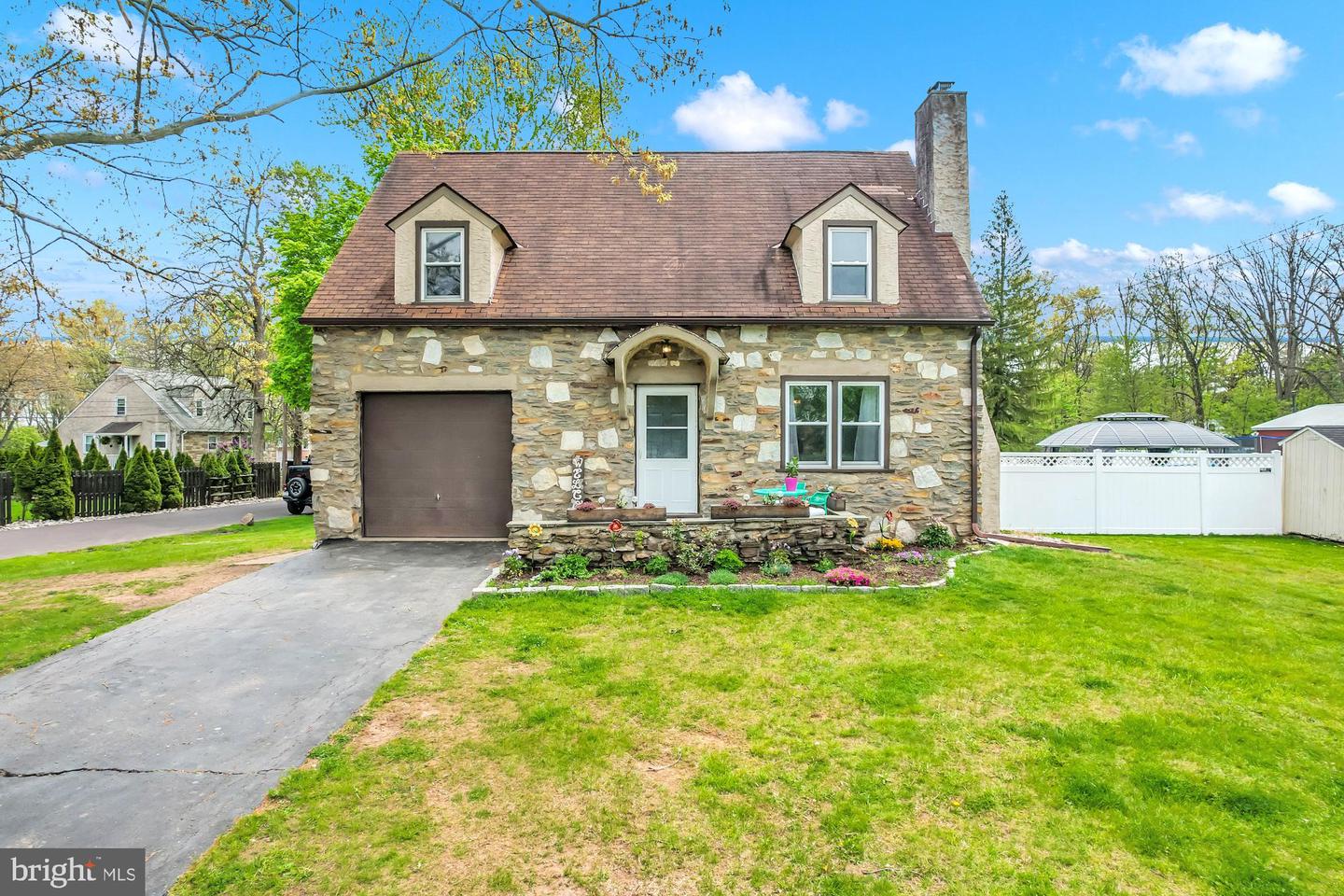 121 Oak Park Rd