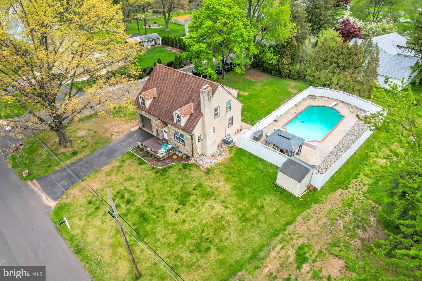 121 Oak Park Rd