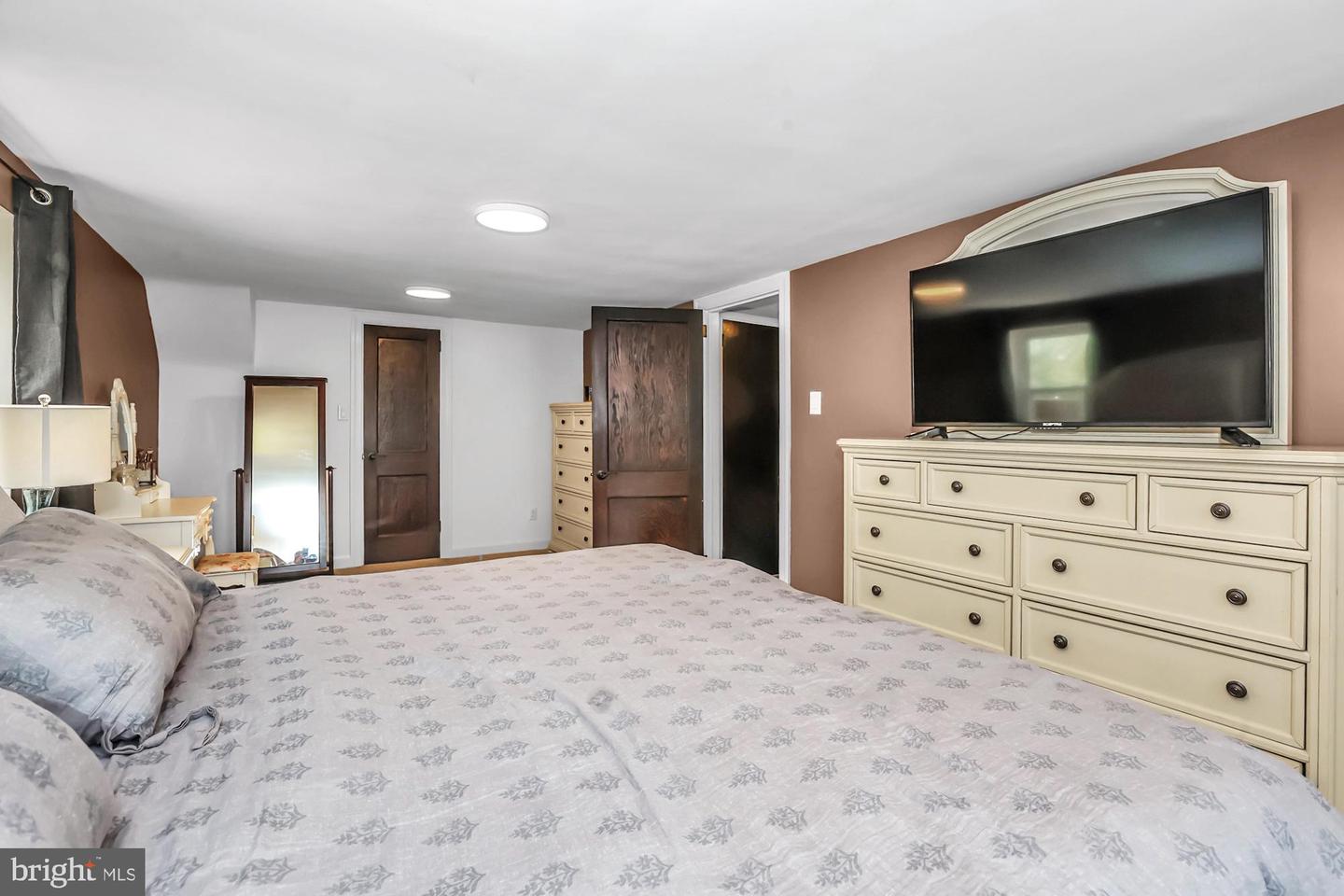 121 Oak Park Rd