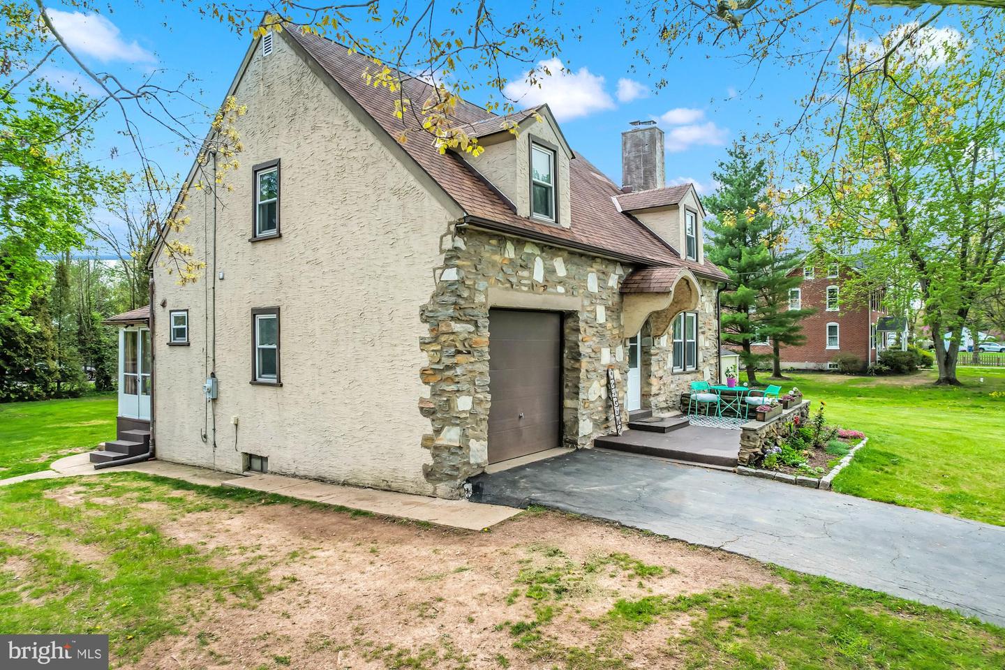 121 Oak Park Rd
