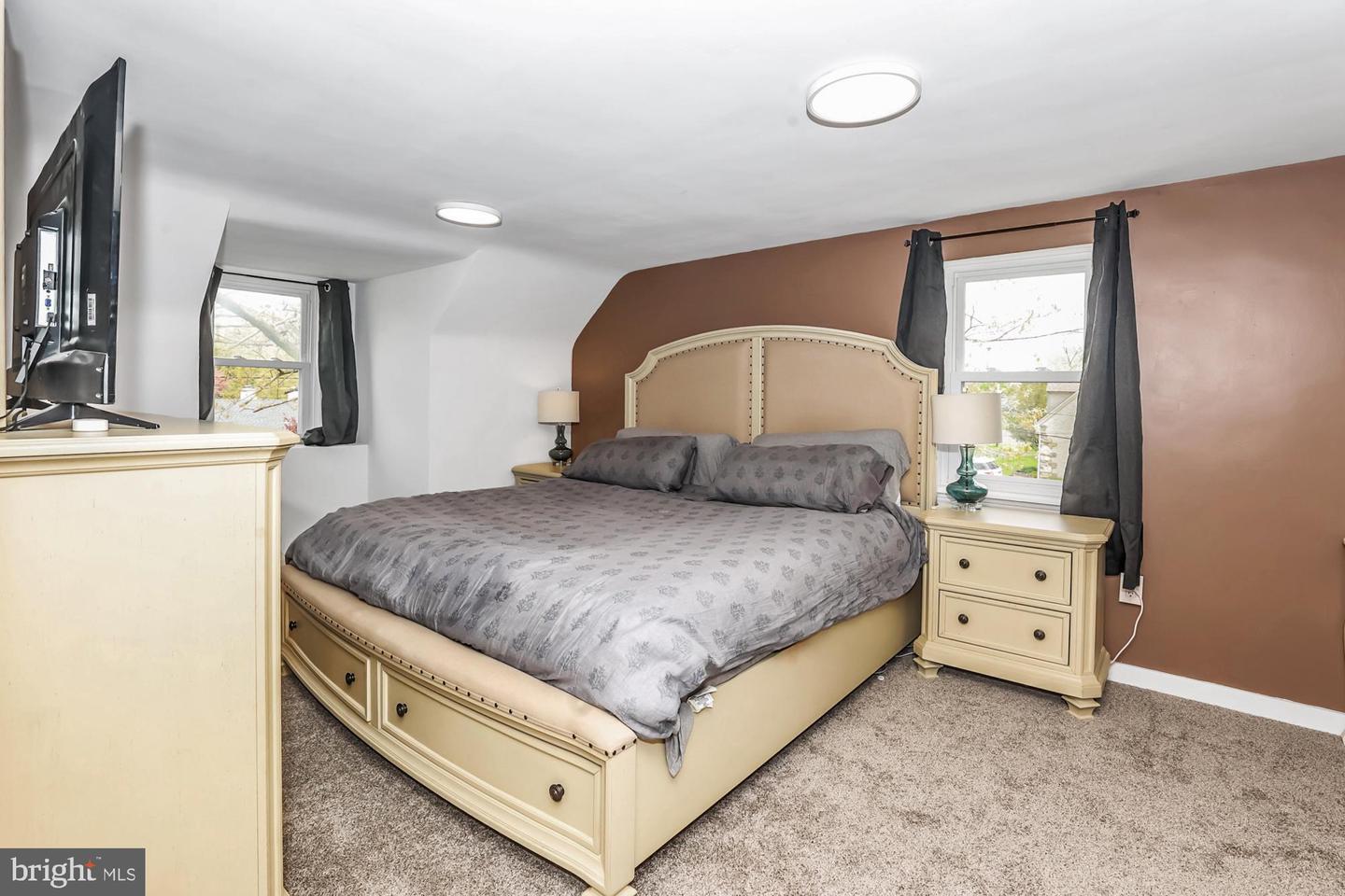 121 Oak Park Rd