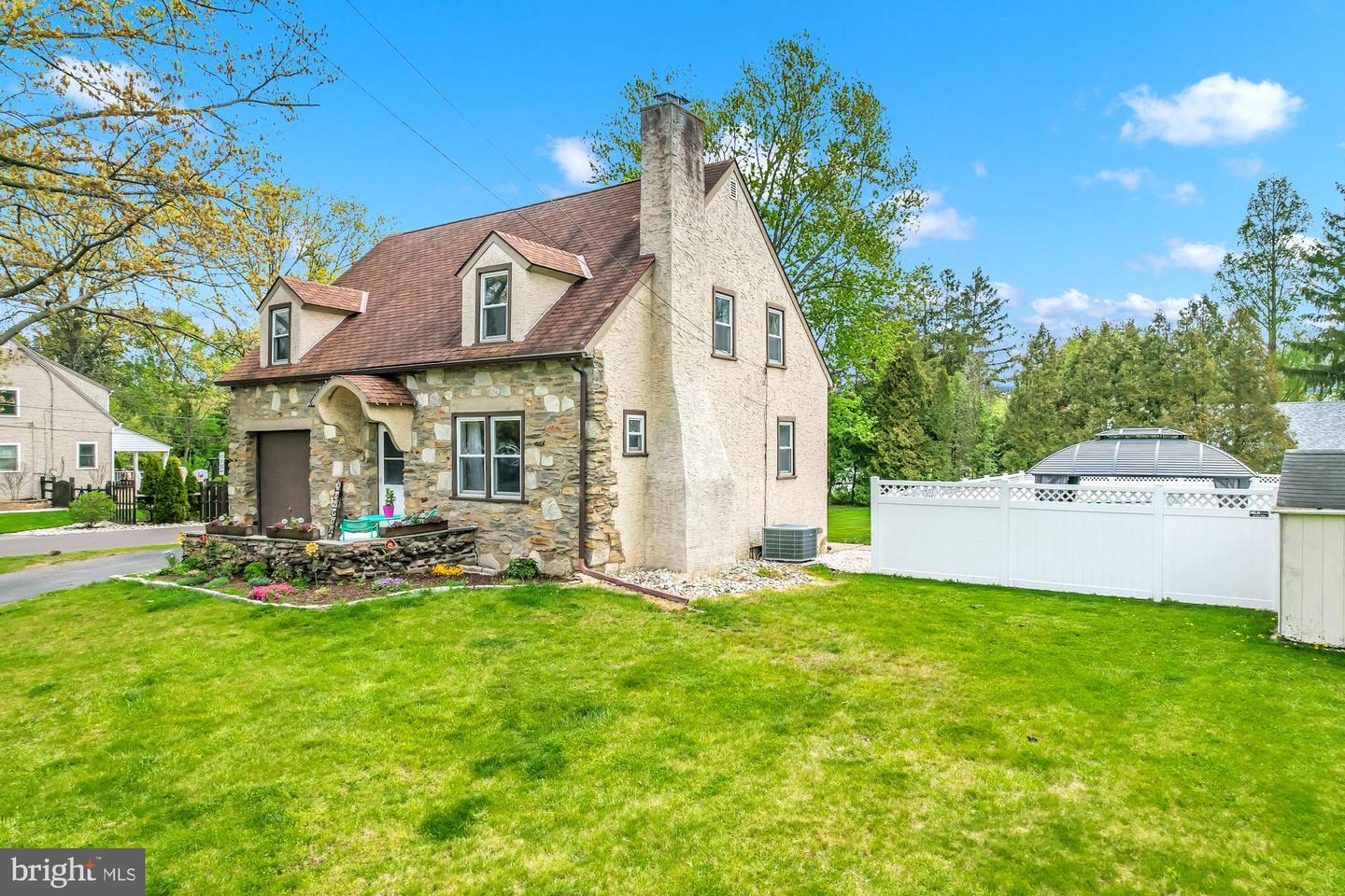 121 Oak Park Rd
