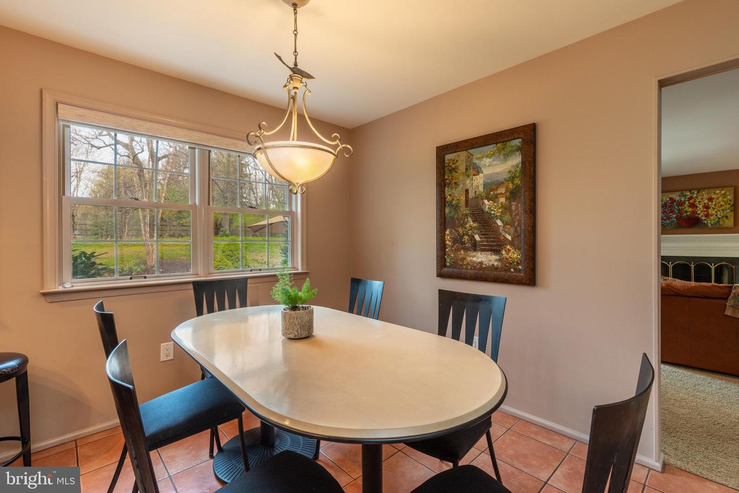 1382 Bell Ln