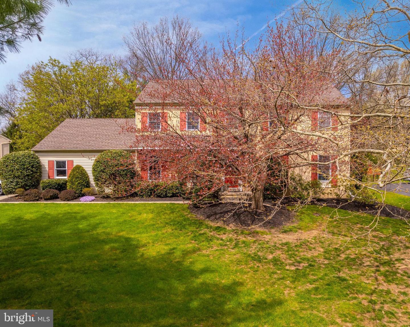 1382 Bell Ln