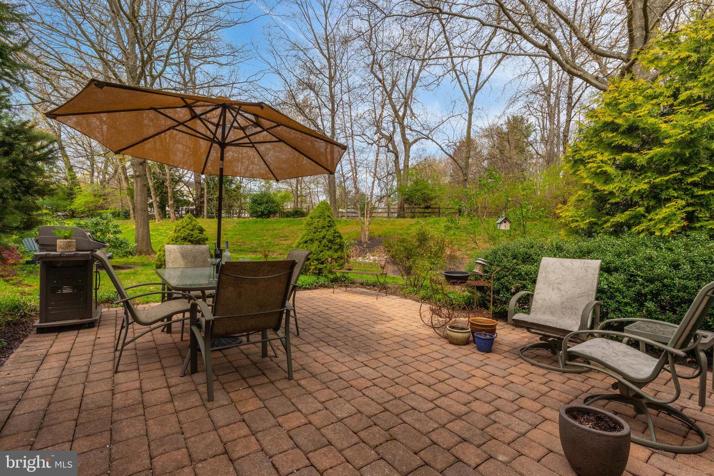 1382 Bell Ln