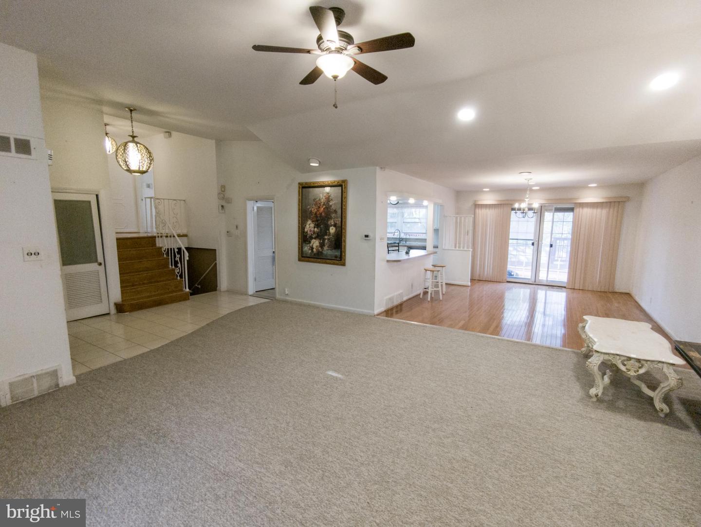 1005 Summit Ln