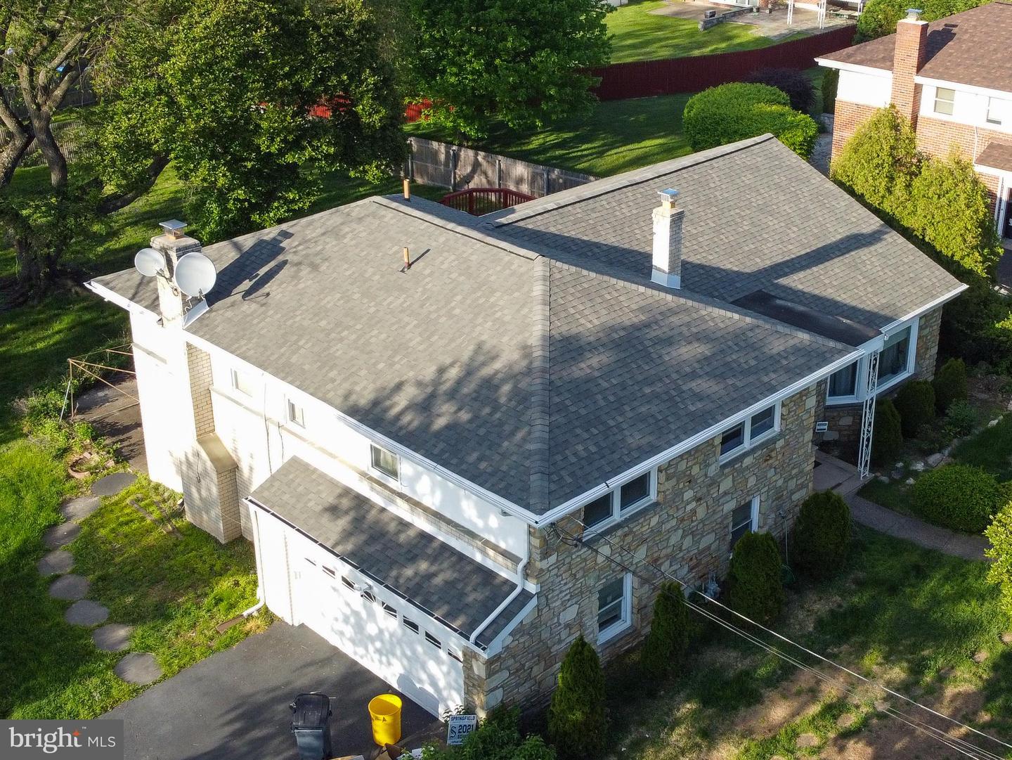 1005 Summit Ln