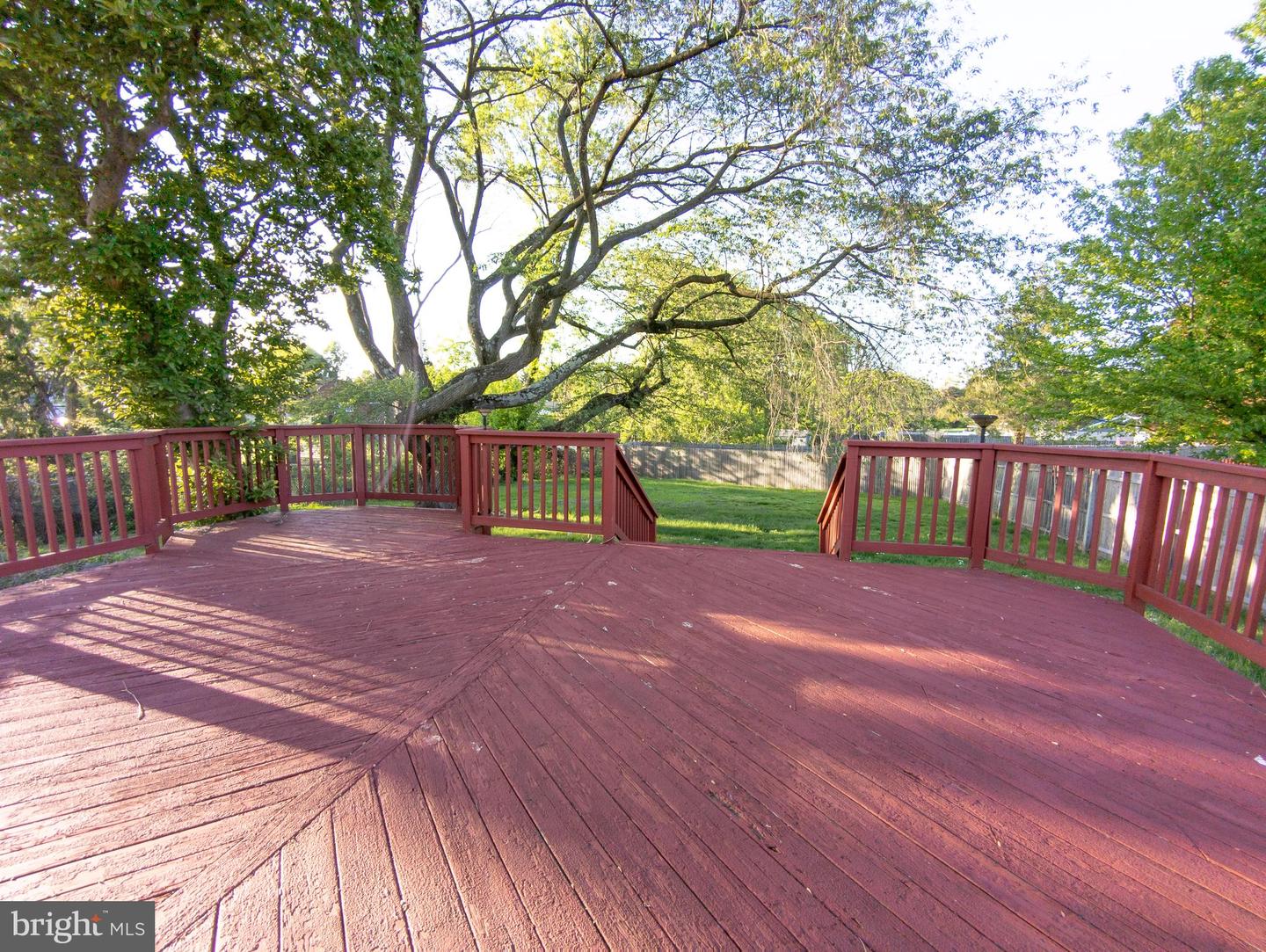 1005 Summit Ln