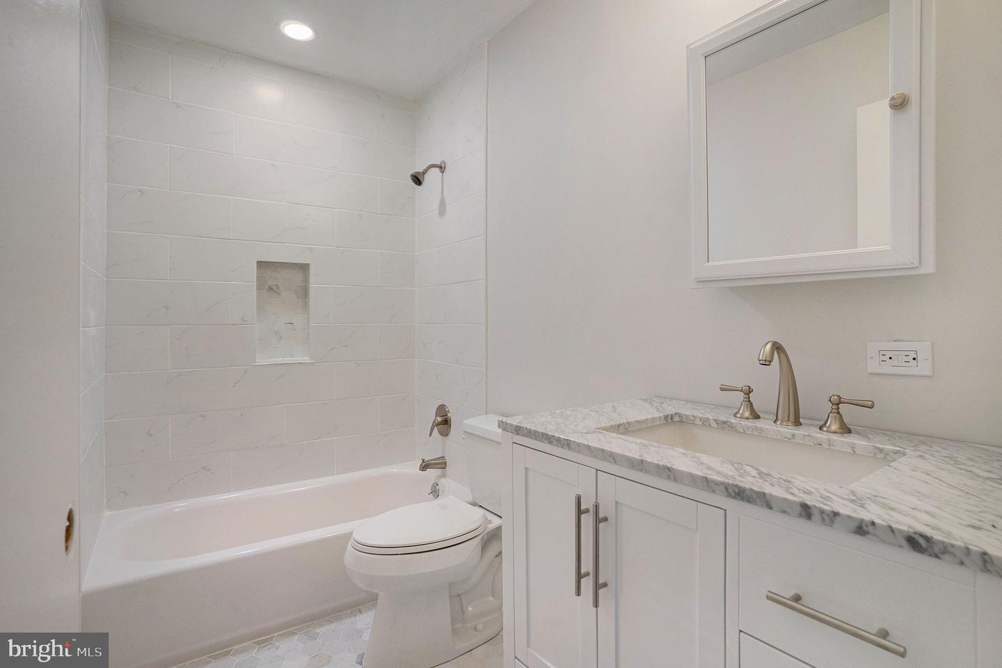 152 Albemarle Dr