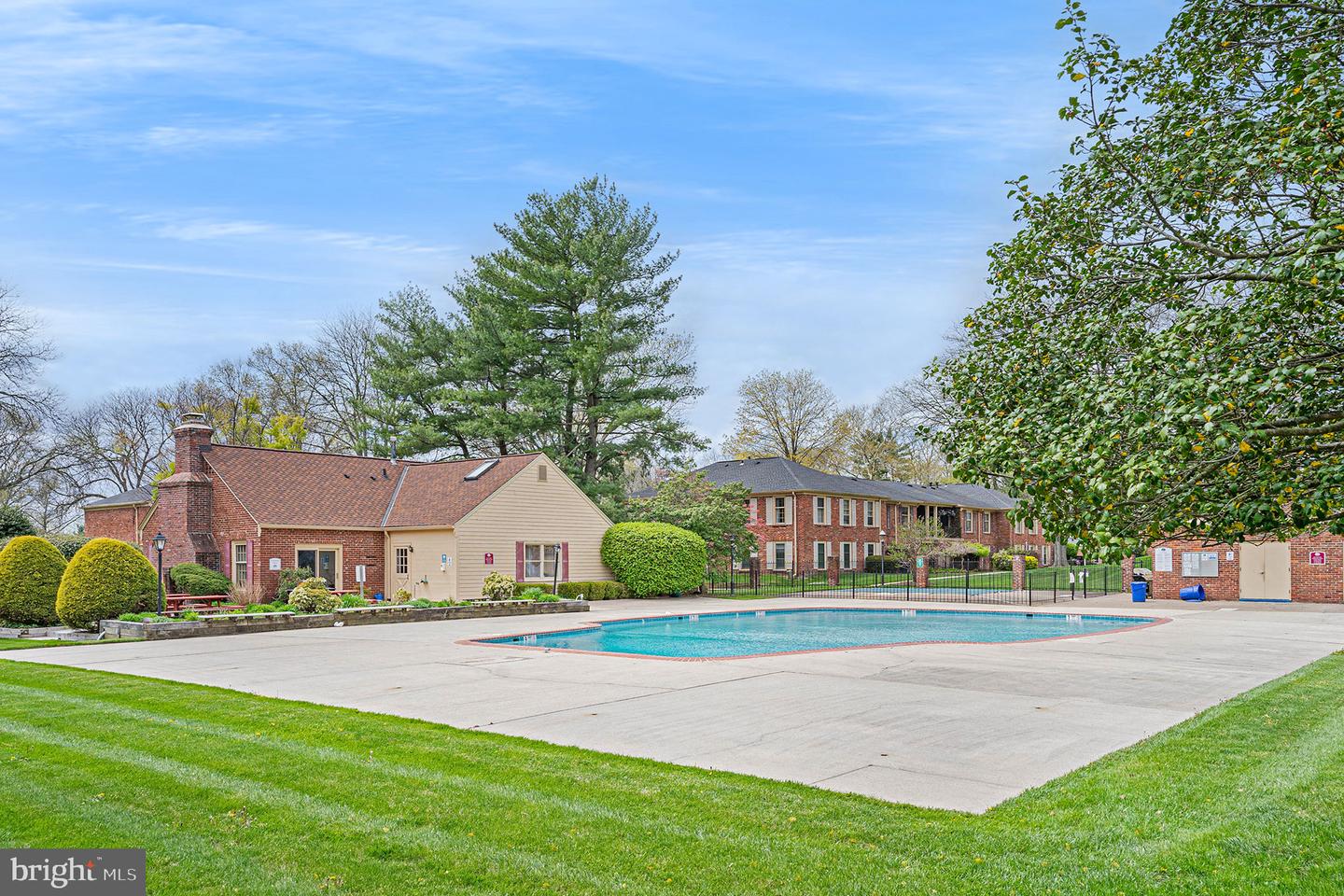 152 Albemarle Dr