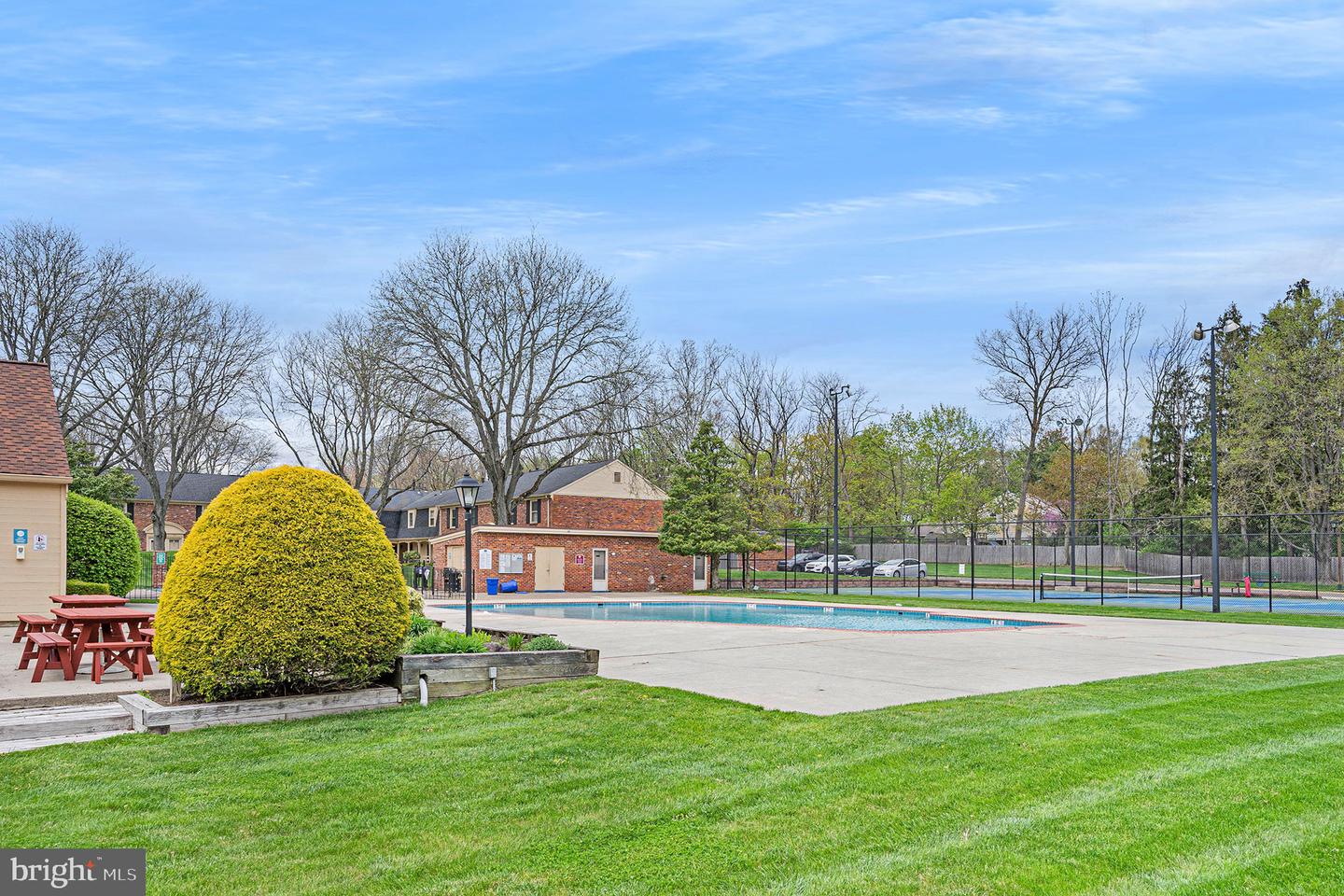 152 Albemarle Dr