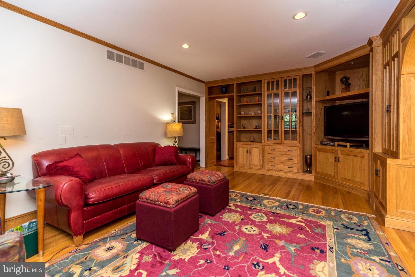 3 Sycamore Ln