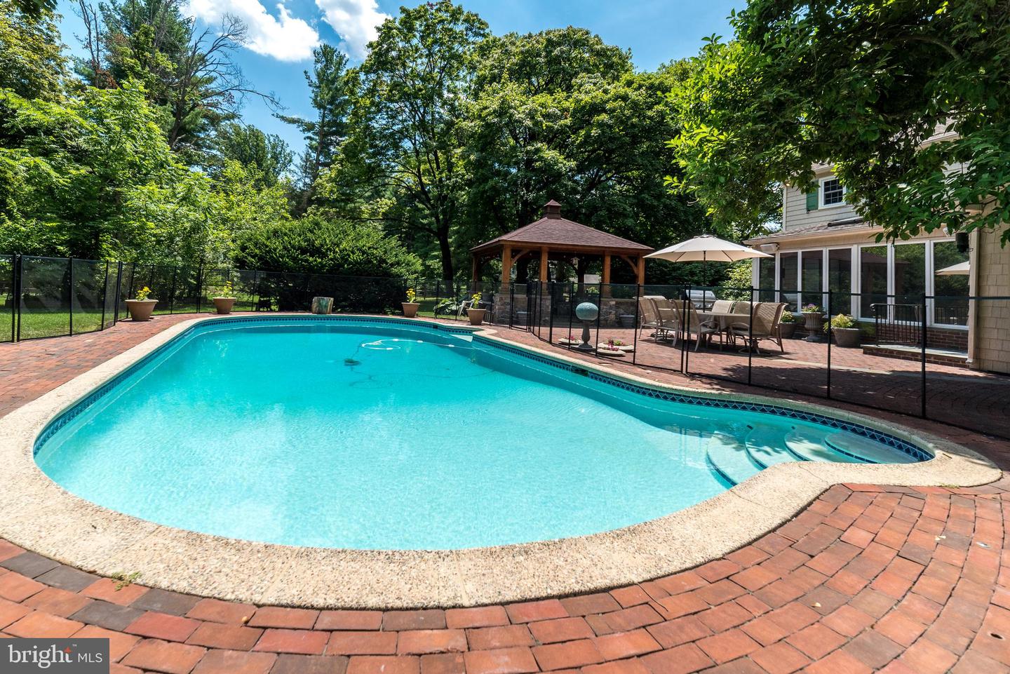 3 Sycamore Ln
