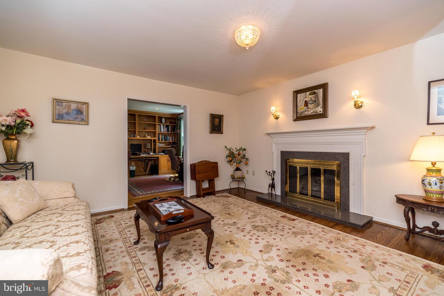 3 Sycamore Ln