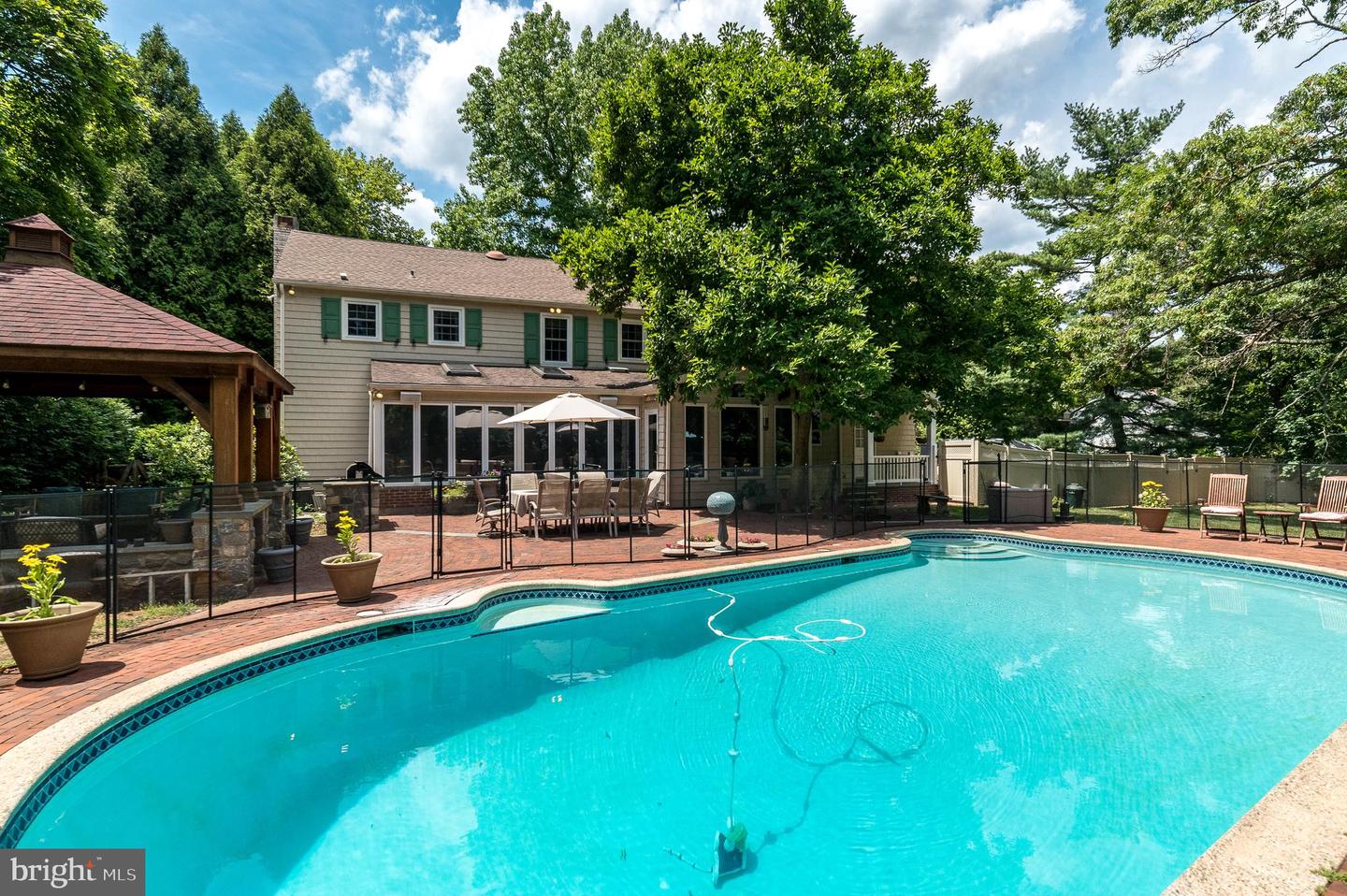 3 Sycamore Ln