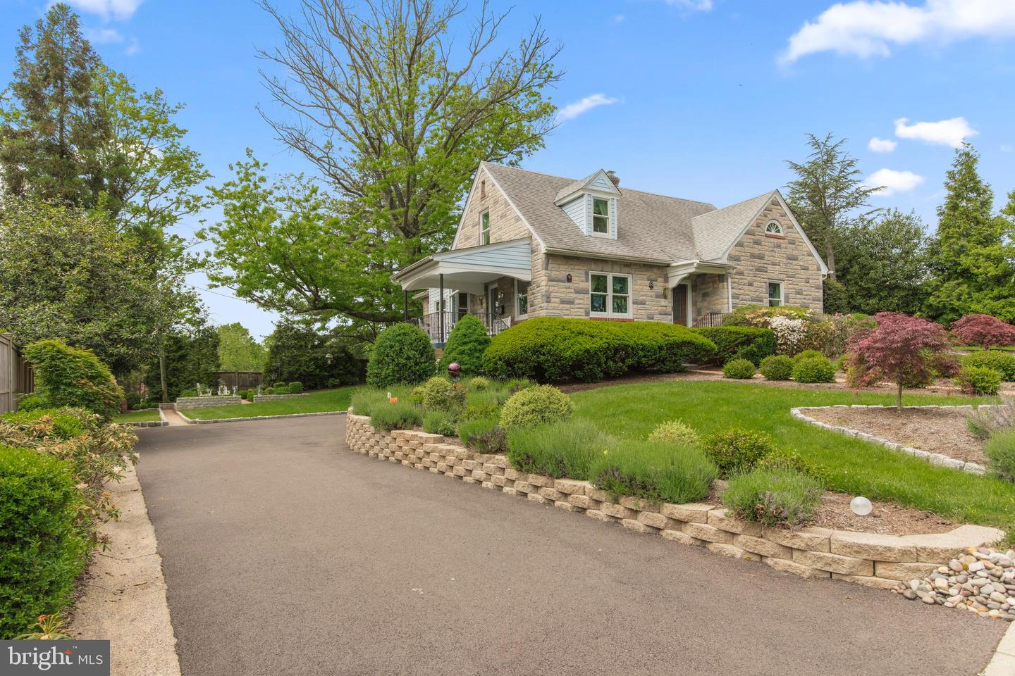 132 Sunnyhill Dr