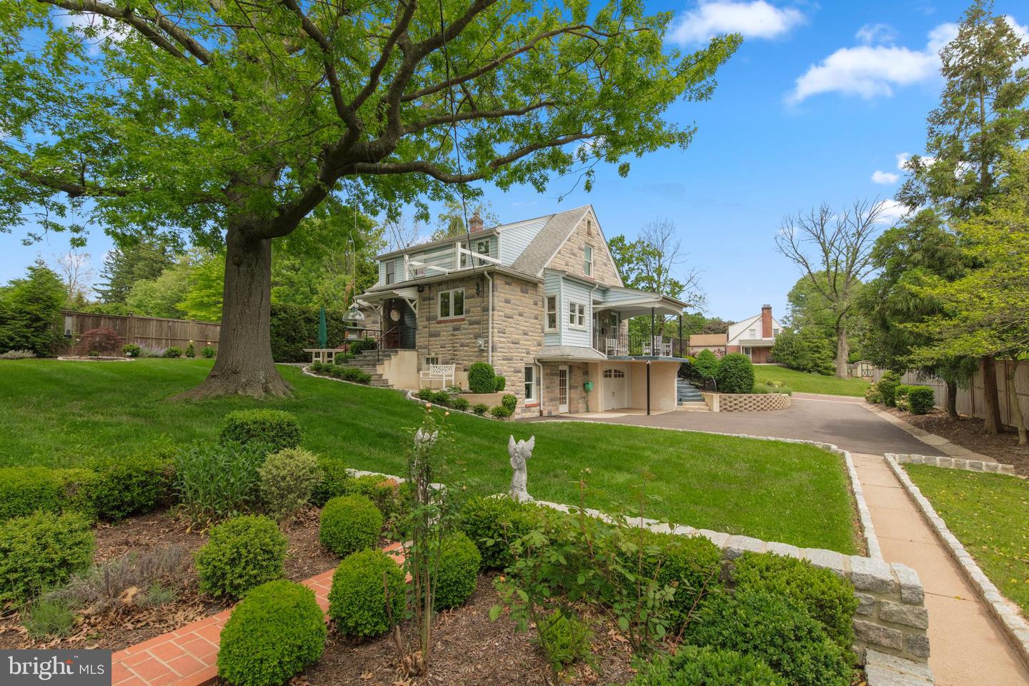 132 Sunnyhill Dr