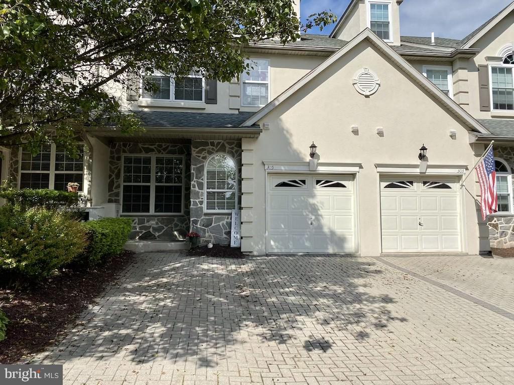 305 Meadow View Ln