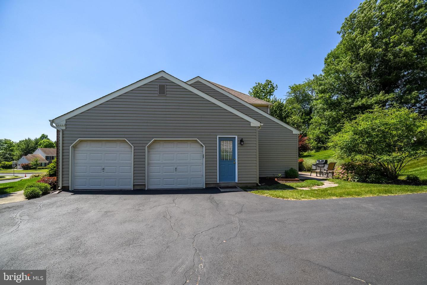 1812 Beacon Hill Dr