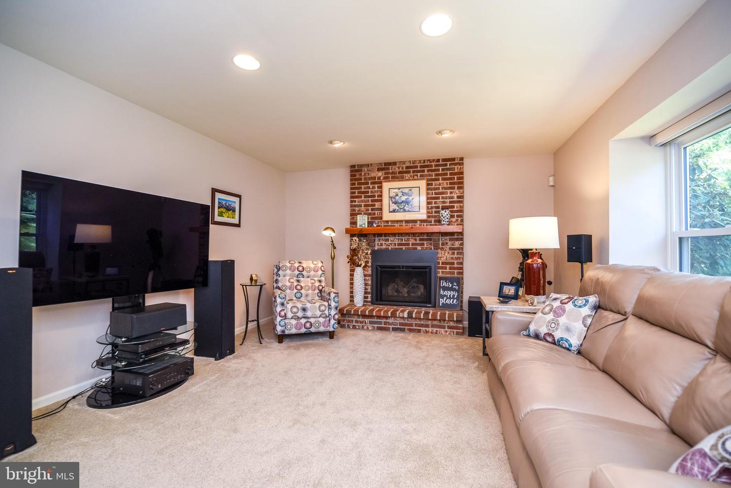 1812 Beacon Hill Dr
