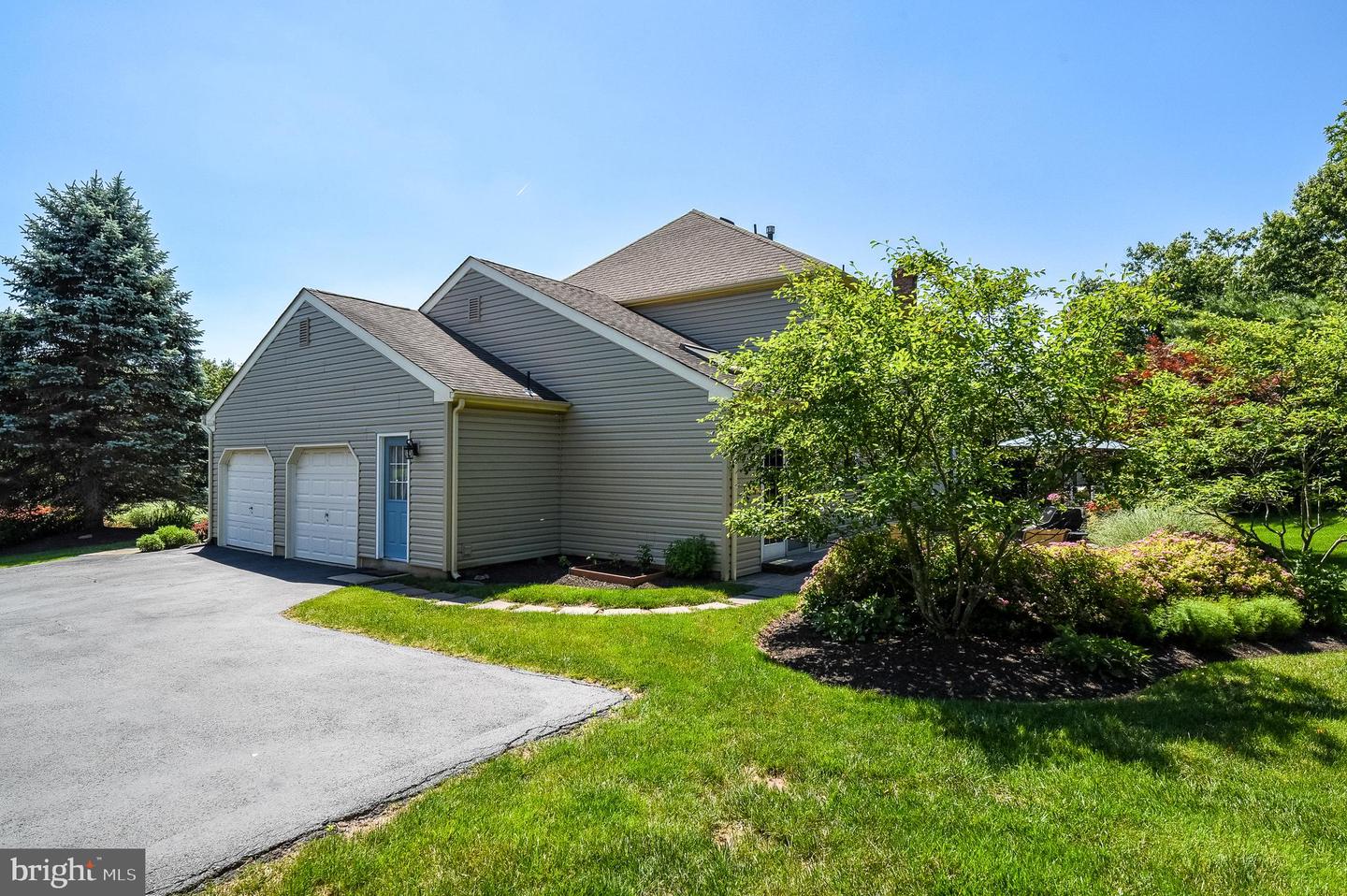 1812 Beacon Hill Dr