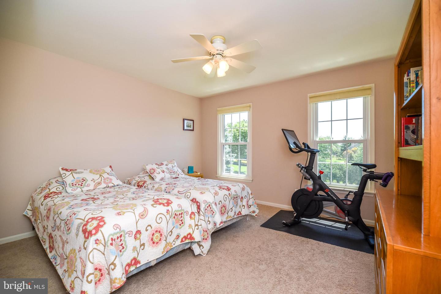 1812 Beacon Hill Dr