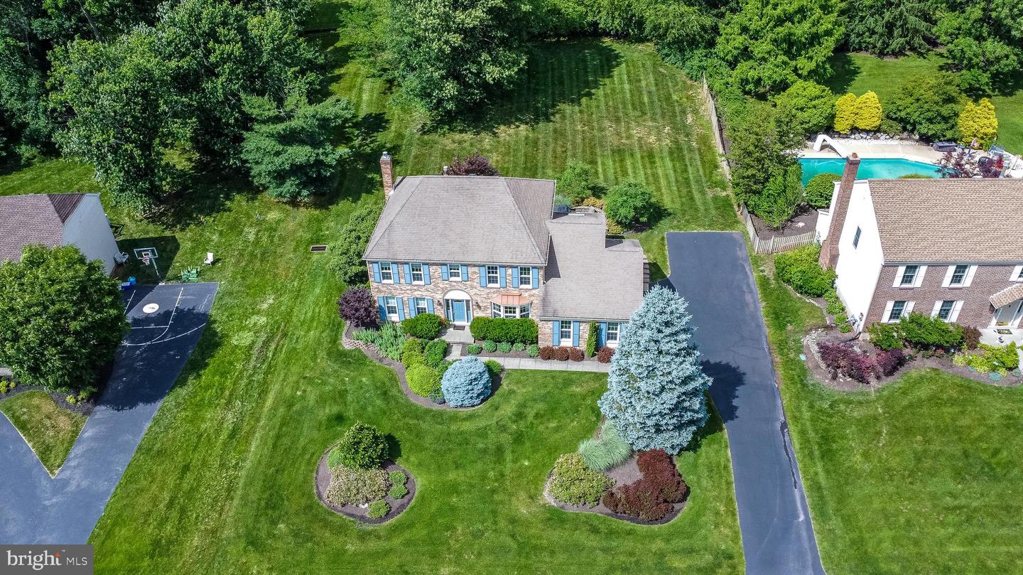 1812 Beacon Hill Dr