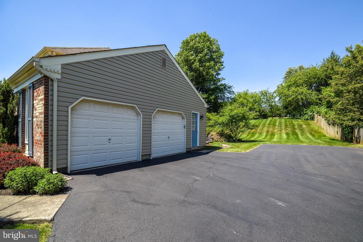 1812 Beacon Hill Dr