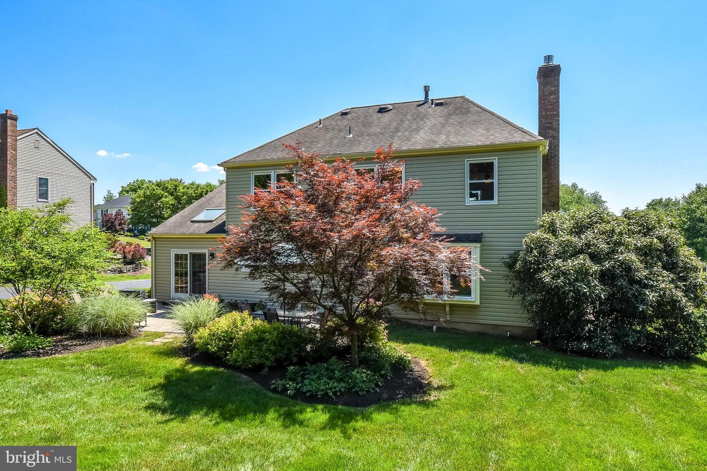 1812 Beacon Hill Dr