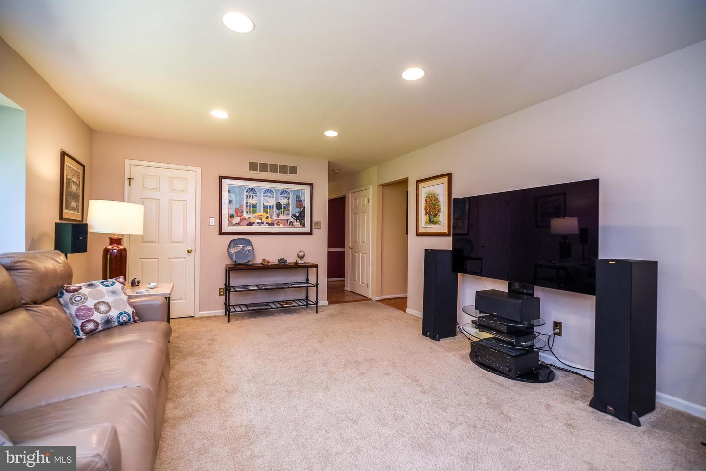 1812 Beacon Hill Dr
