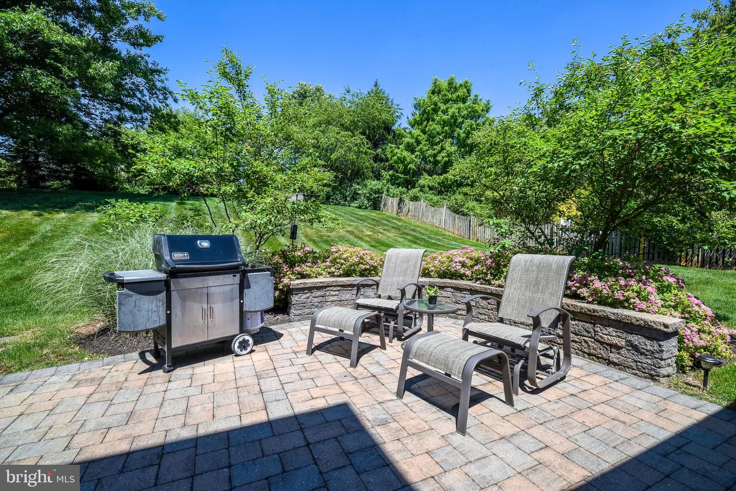 1812 Beacon Hill Dr