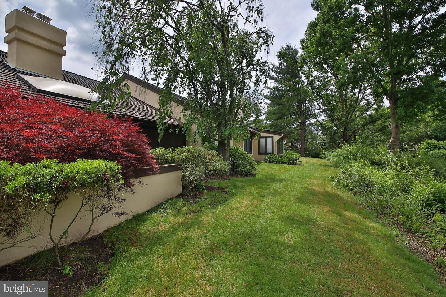 11 Farrier Ln
