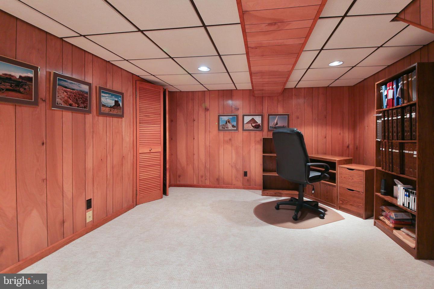 11 Farrier Ln