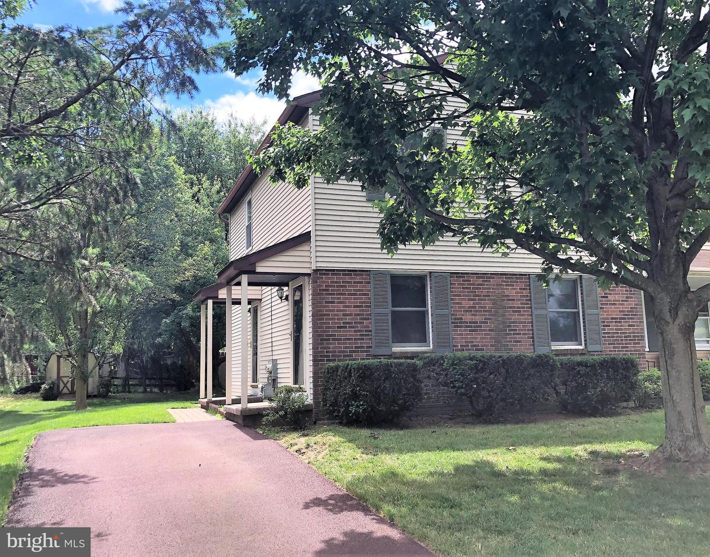 392 Windsor Dr