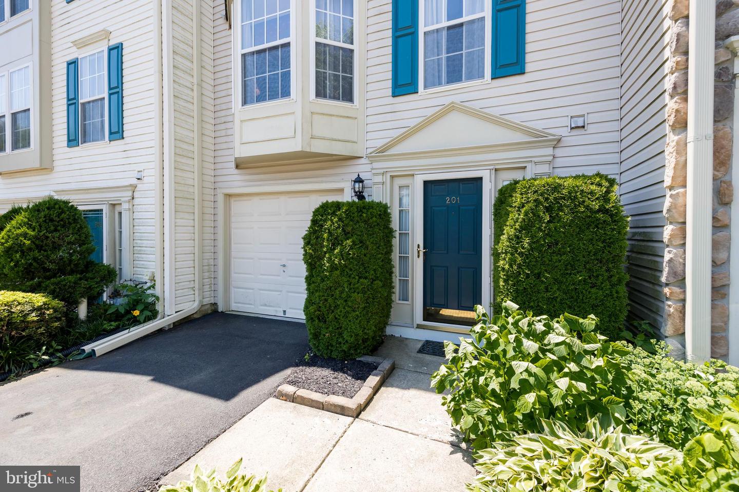 201 Anthony Ct