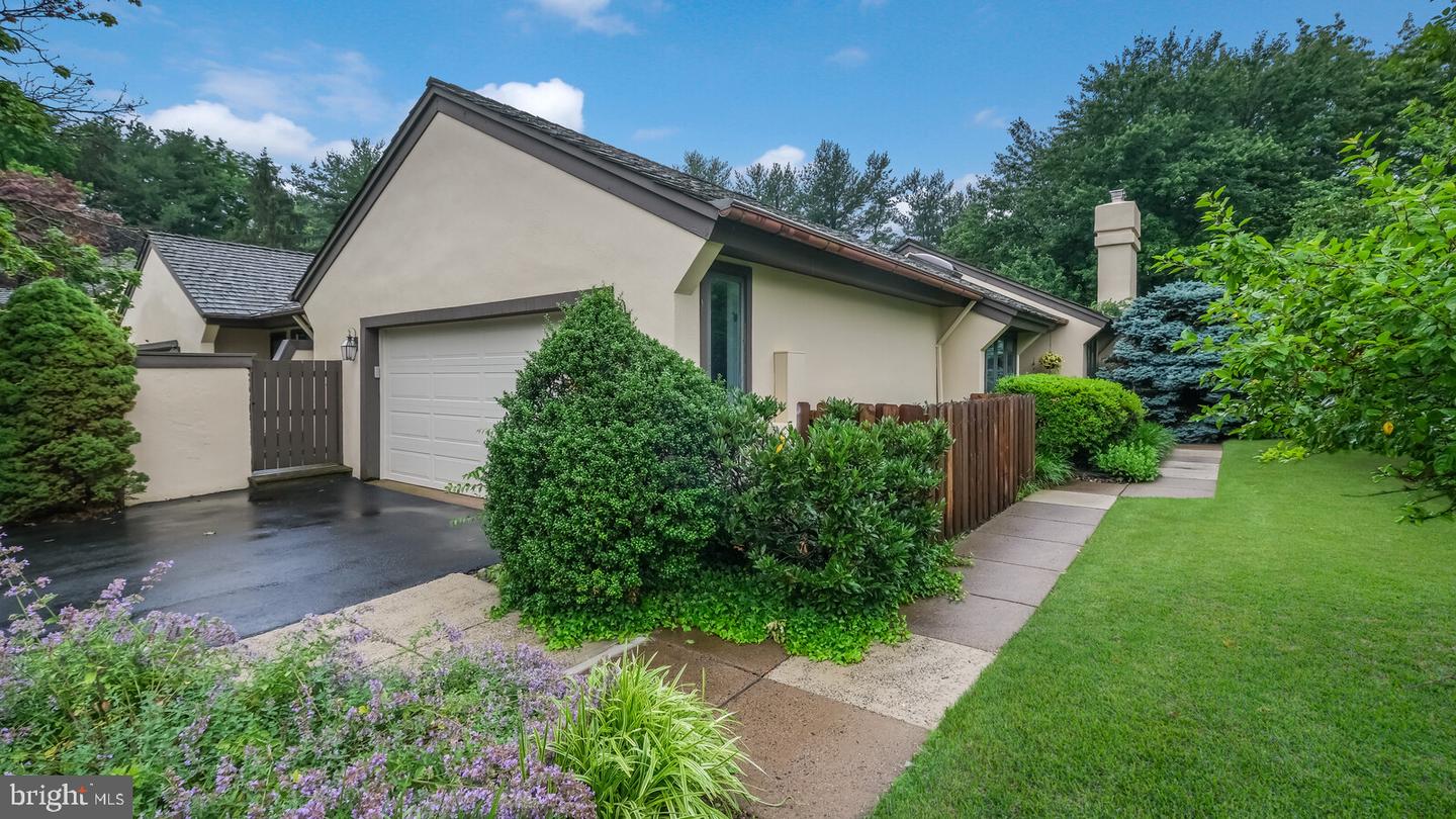 9 Pommel Ln