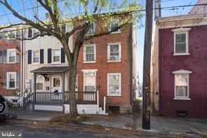 36 King St