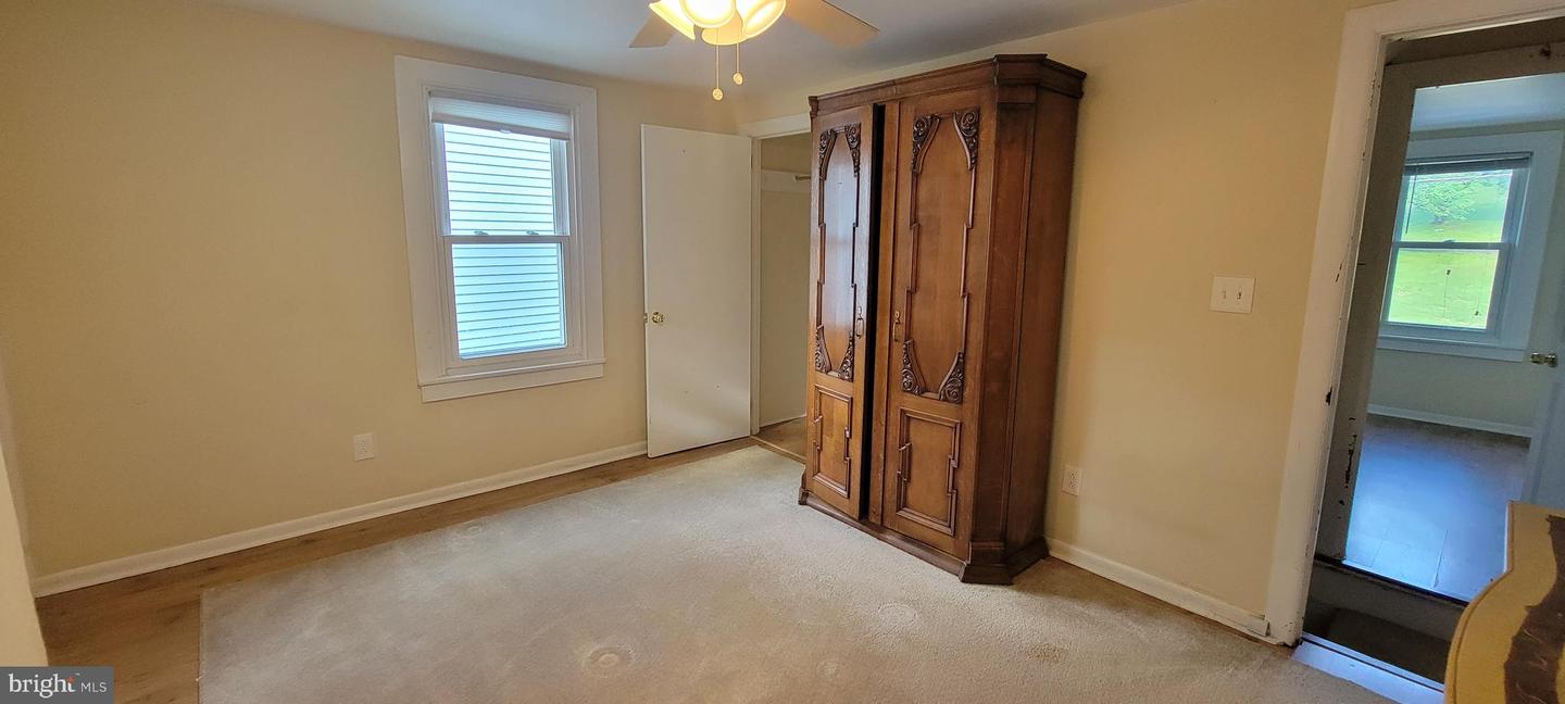 215 W Laurel Ave