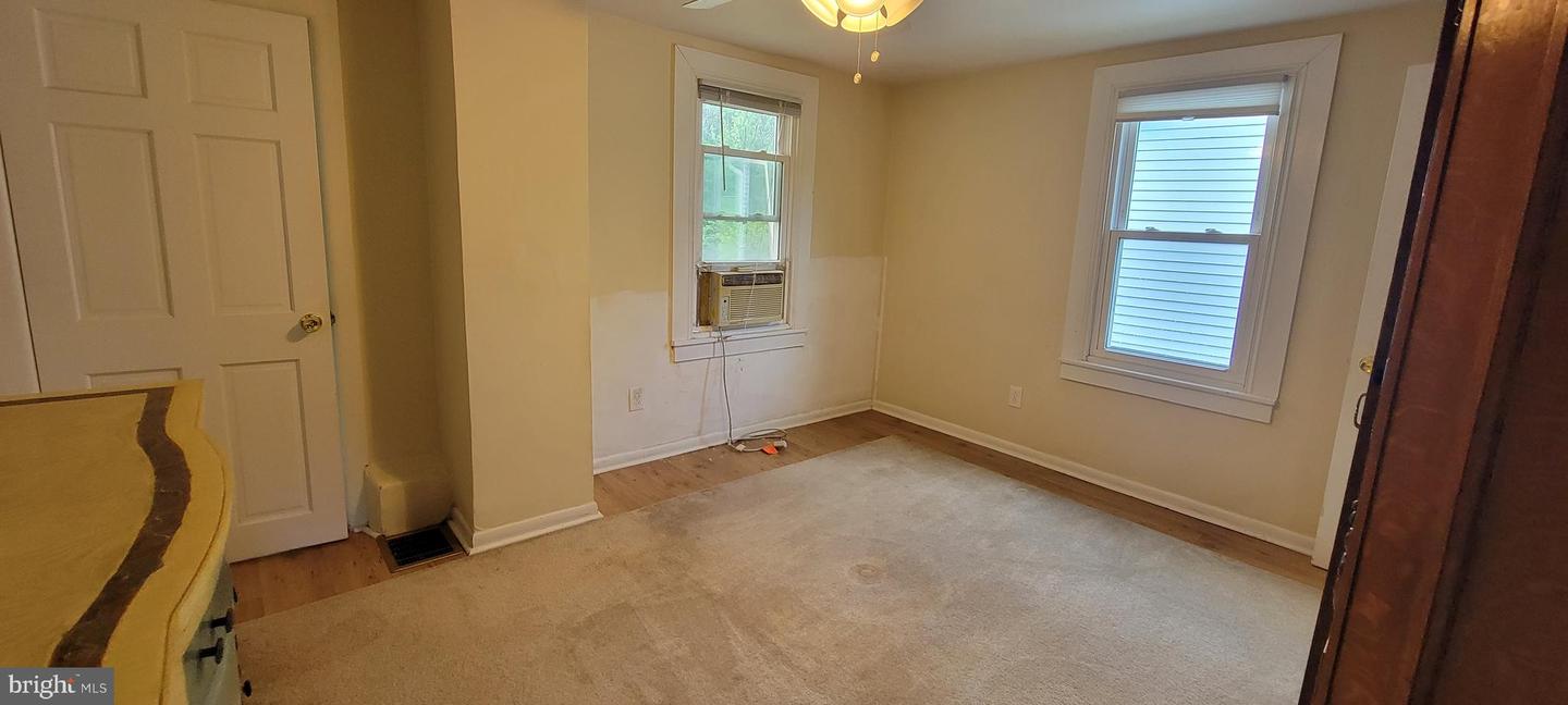 215 W Laurel Ave