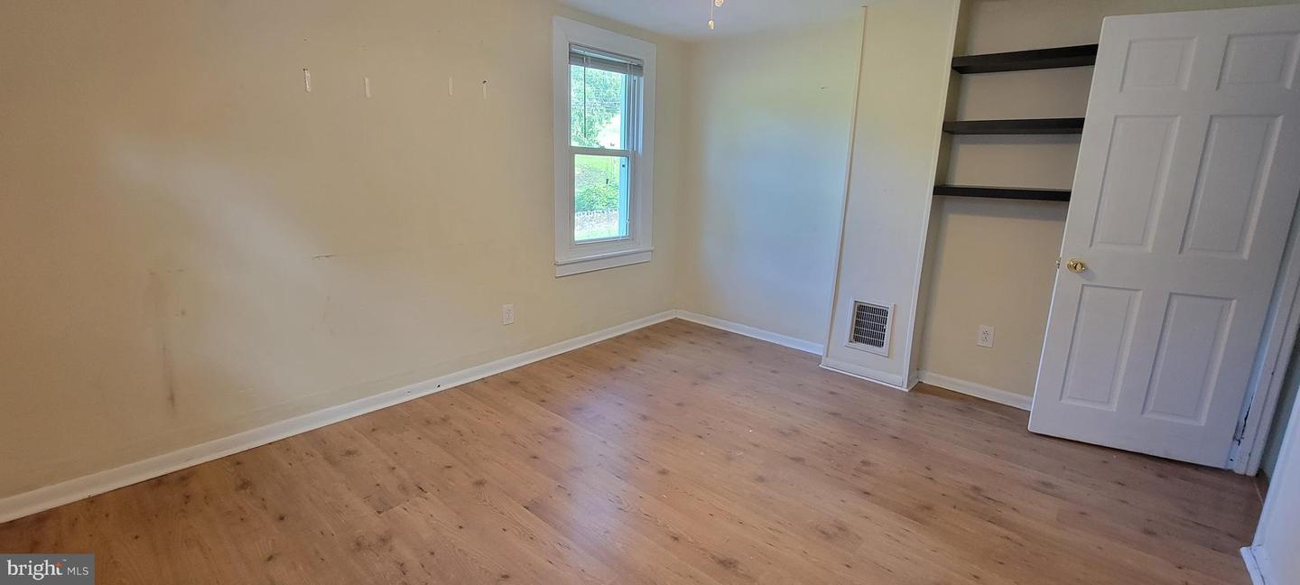 215 W Laurel Ave