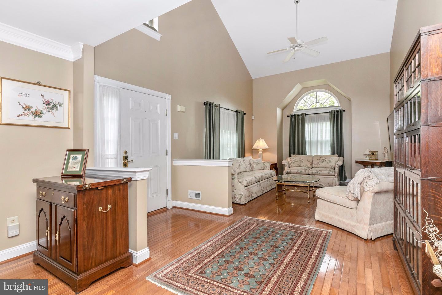 304 Jamestown Ct