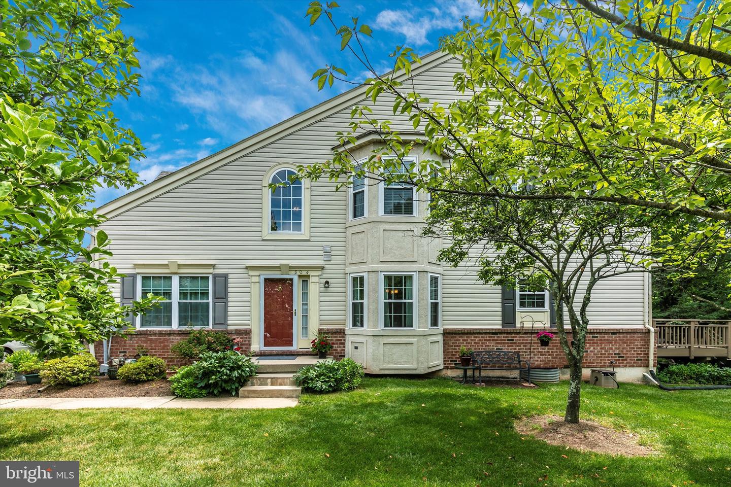 304 Jamestown Ct
