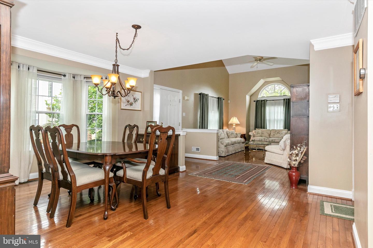 304 Jamestown Ct