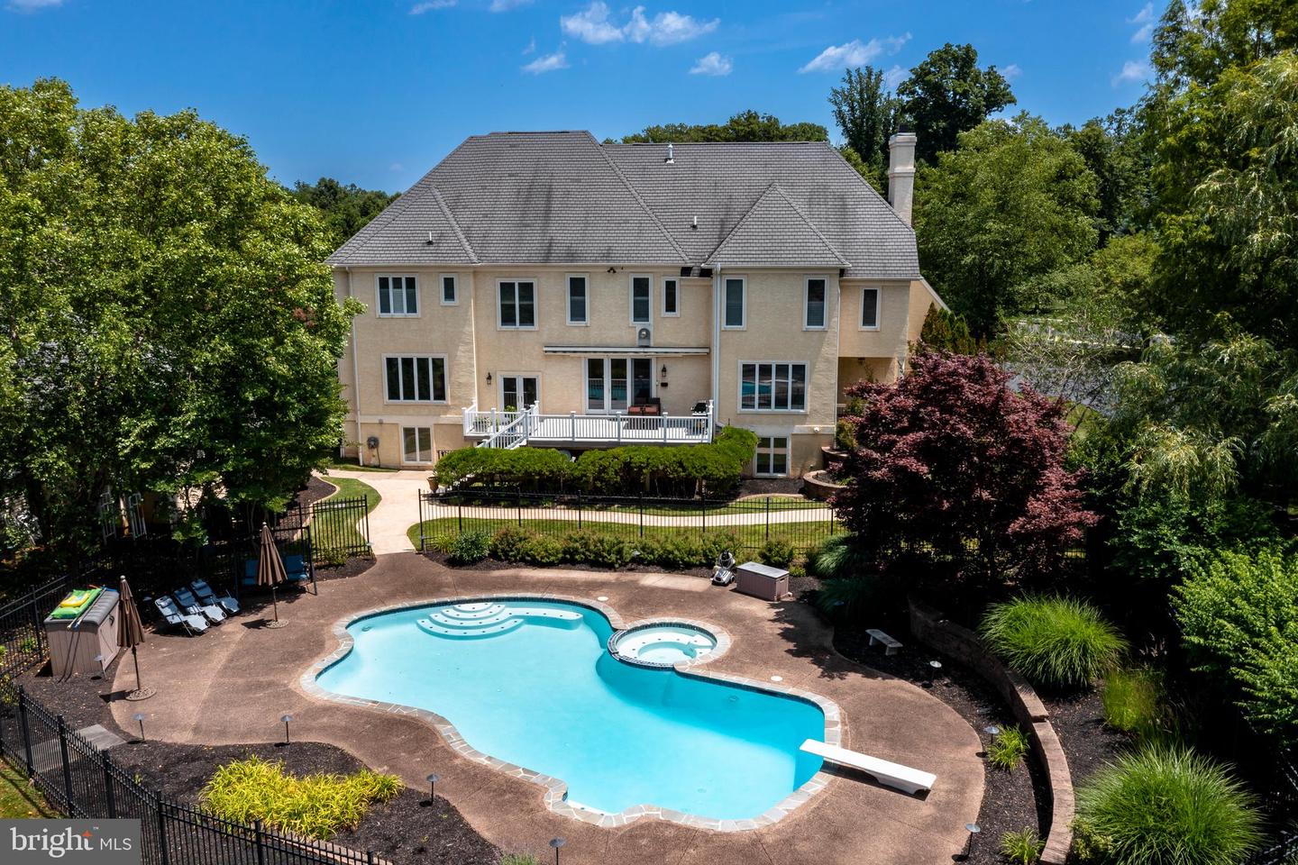 710 Daventry Way