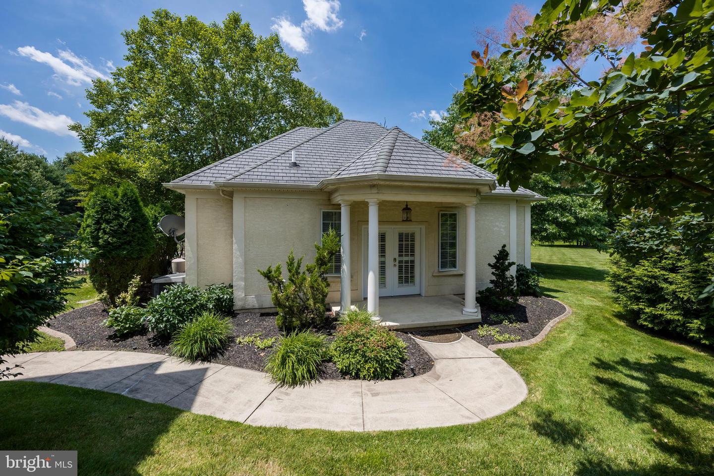 710 Daventry Way