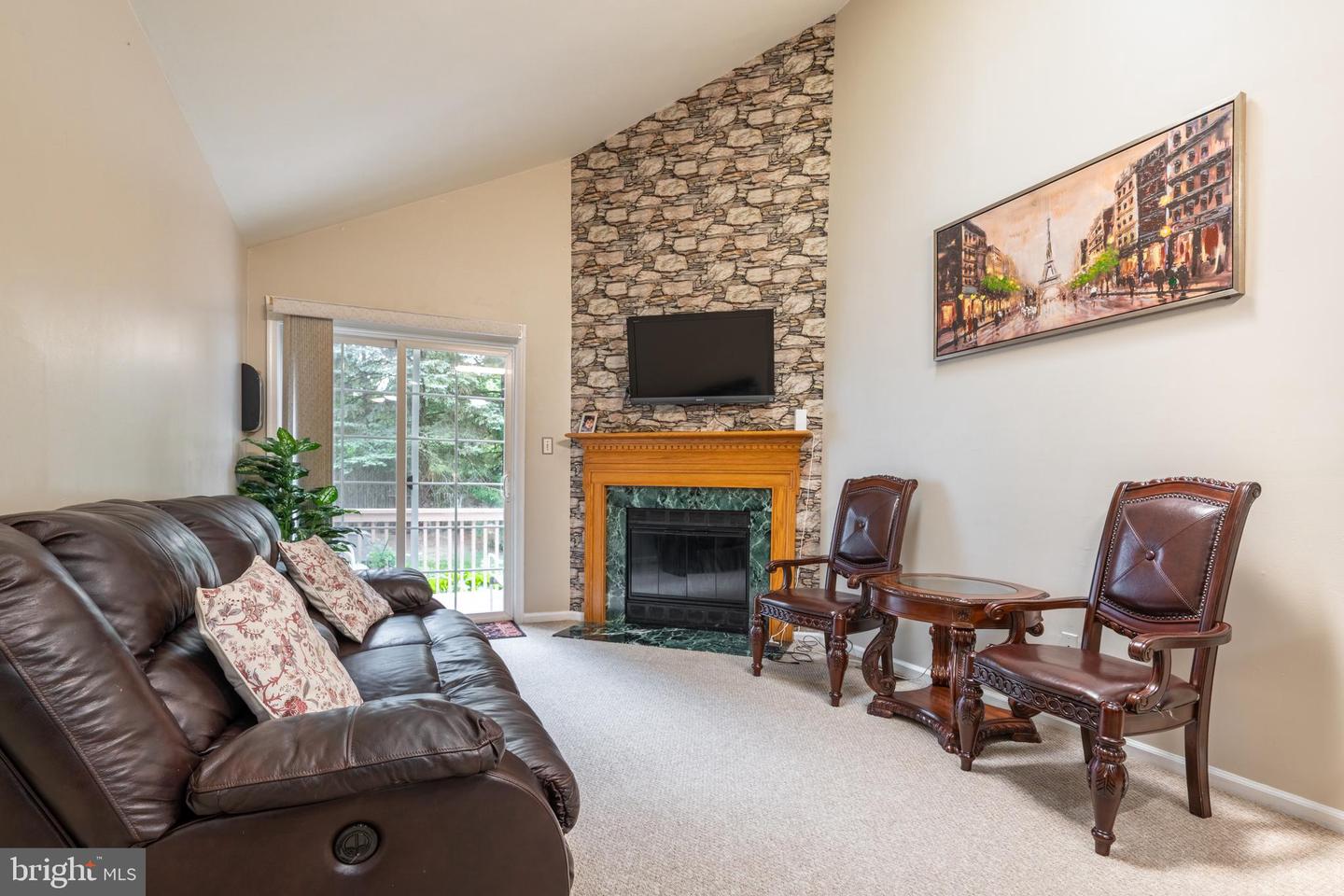 106 Victoria Dr